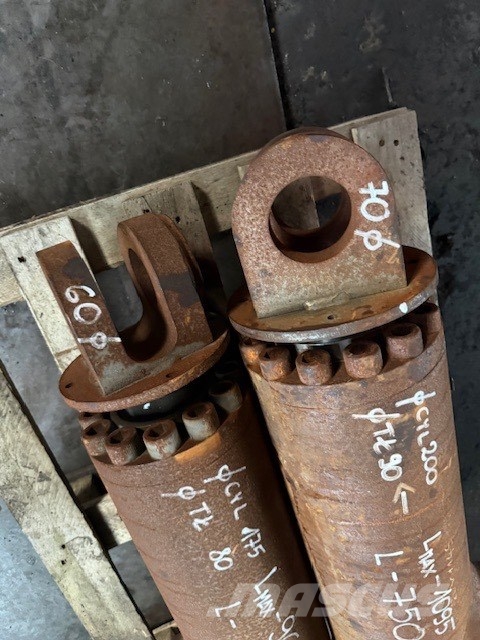 Demarec HYDRAULIC CYLINDER Hidráulicos