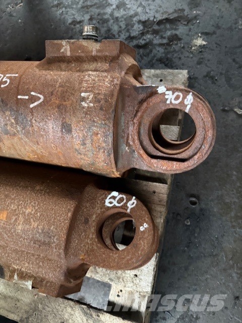 Demarec HYDRAULIC CYLINDER Hidráulicos
