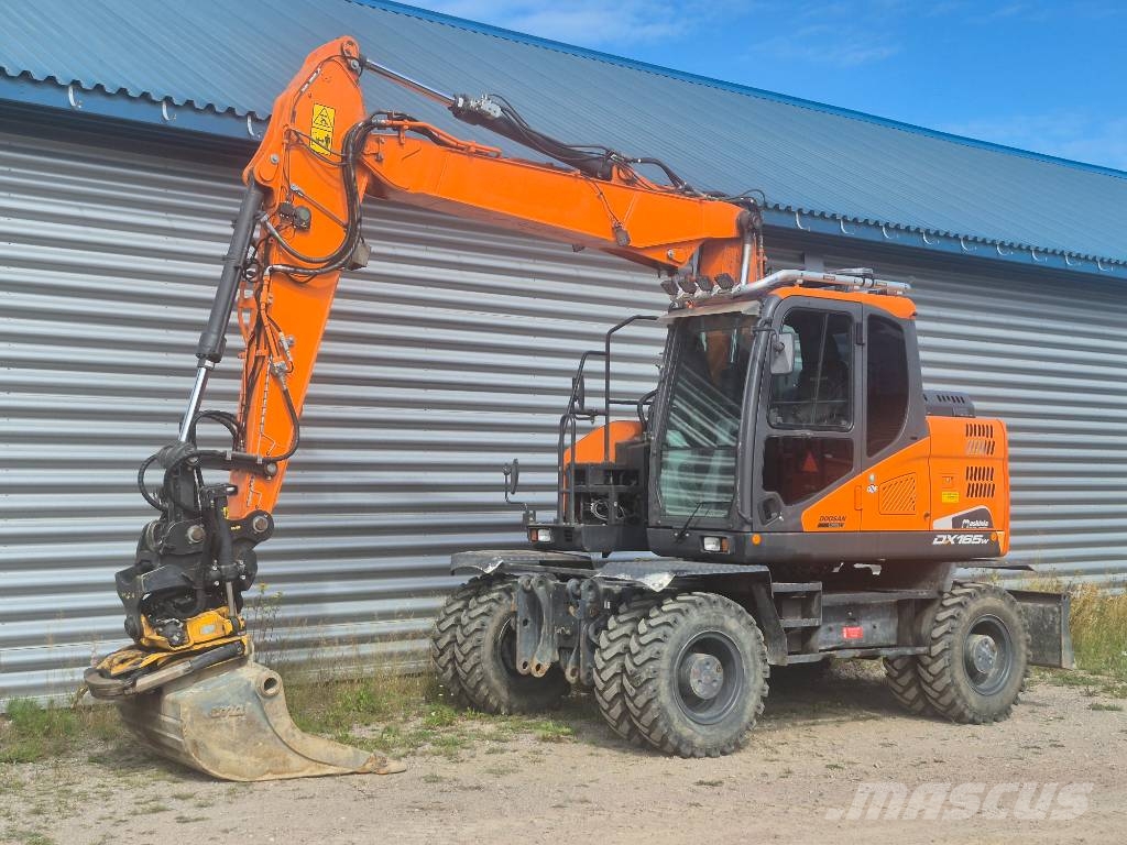 Doosan DX 165 W-5 -21 inkl Kärra / Redskap /stödbensbrygg Wheeled excavators