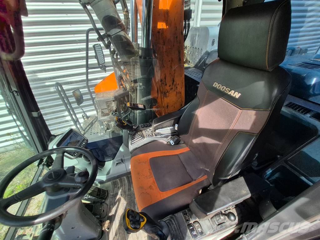 Doosan DX 165 W-5 -21 inkl Kärra / Redskap /stödbensbrygg Wheeled excavators