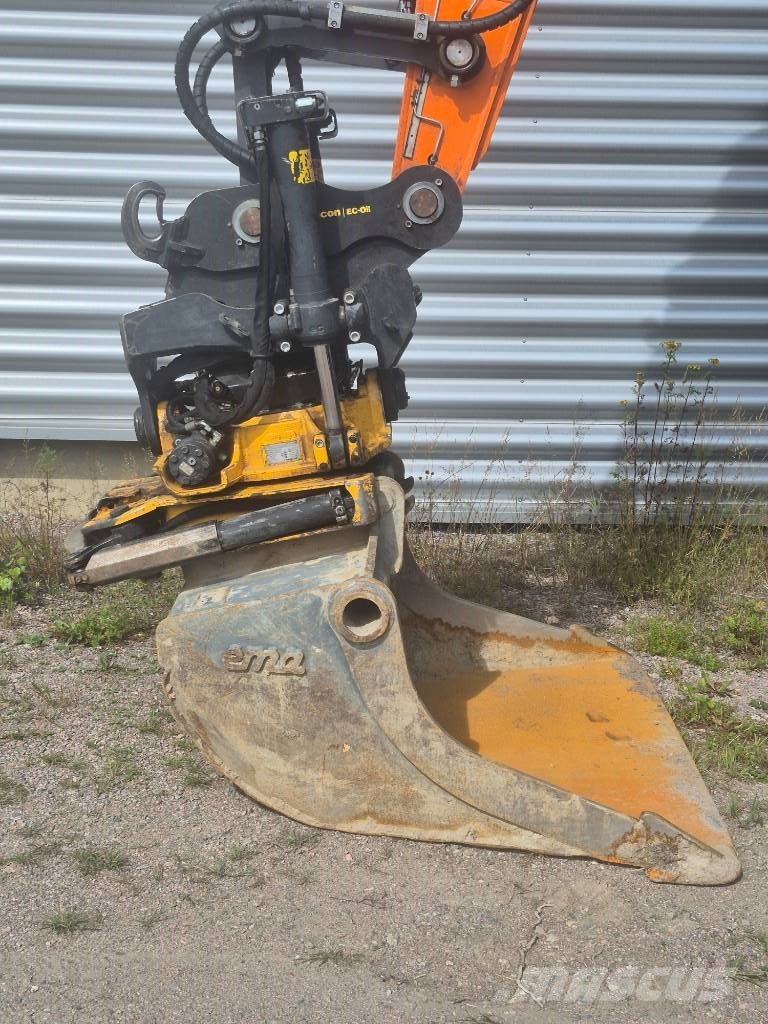 Doosan DX 165 W-5 -21 inkl Kärra / Redskap /stödbensbrygg Wheeled excavators