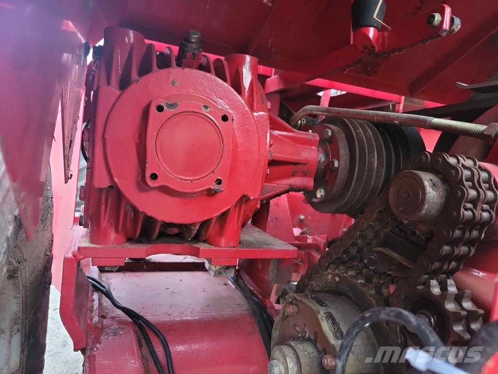 JF FCT 1050 Kombajni za stočnu hranu