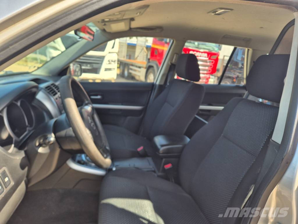 Suzuki Grand Vitara 2,0 GLX aut. Van 5d Lengvieji automobiliai