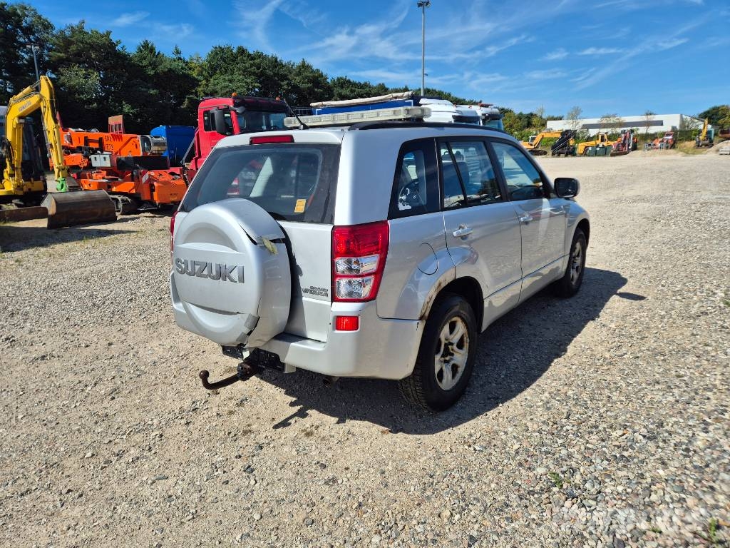 Suzuki Grand Vitara 2,0 GLX aut. Van 5d Lengvieji automobiliai
