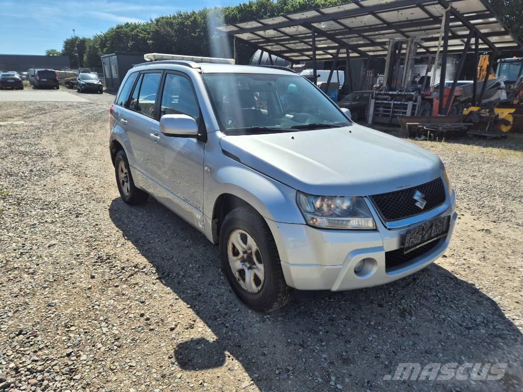 Suzuki Grand Vitara 2,0 GLX aut. Van 5d Lengvieji automobiliai