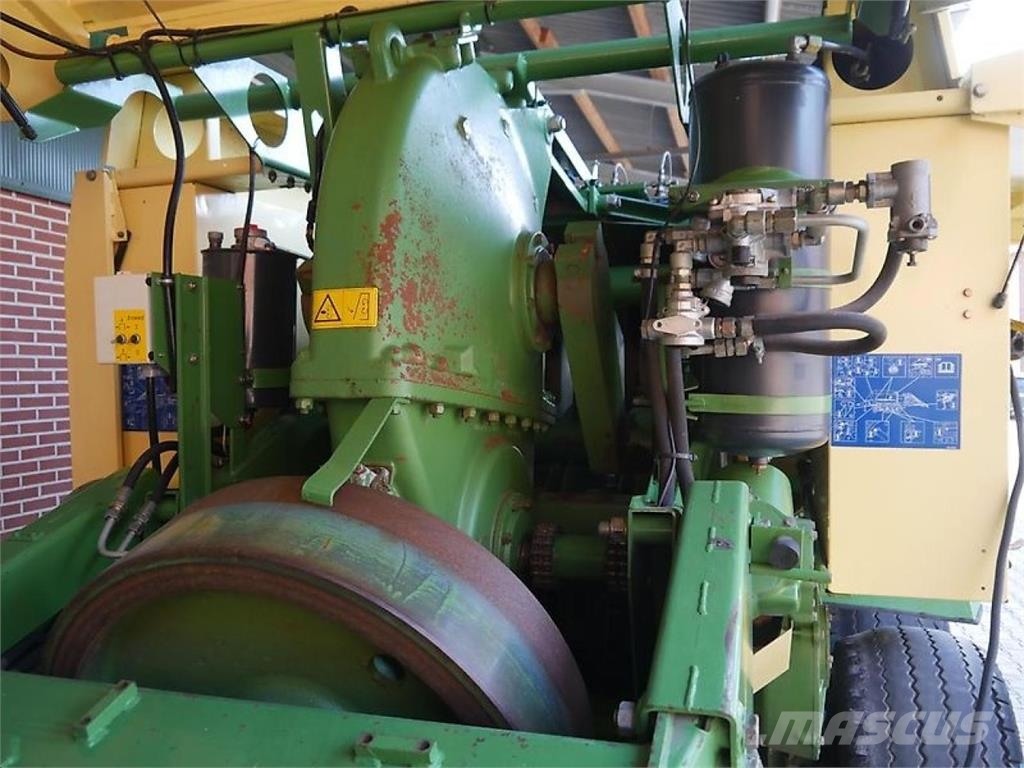 Krone Big Pack 80-80 Multicut Quaderpressen