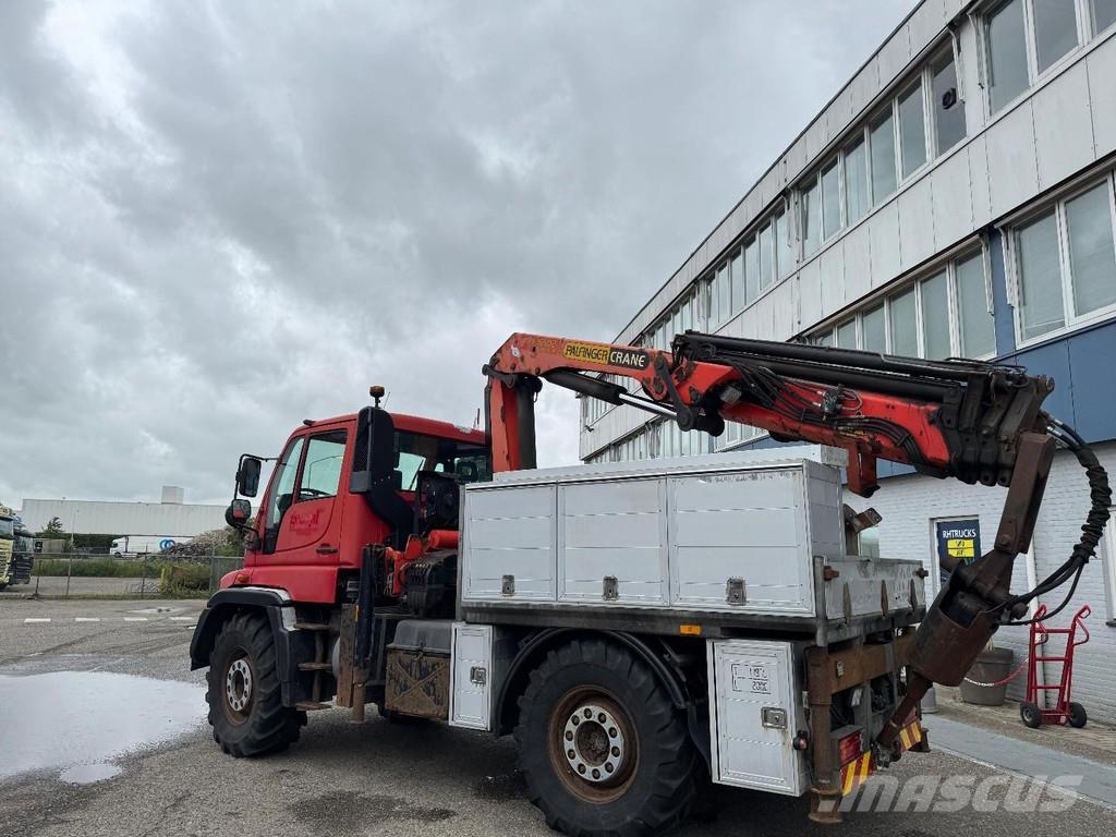 Unimog U400 4X4 + PALFINGER PK 16502 + REMOTE CONTROL 全路面起重機/吊車