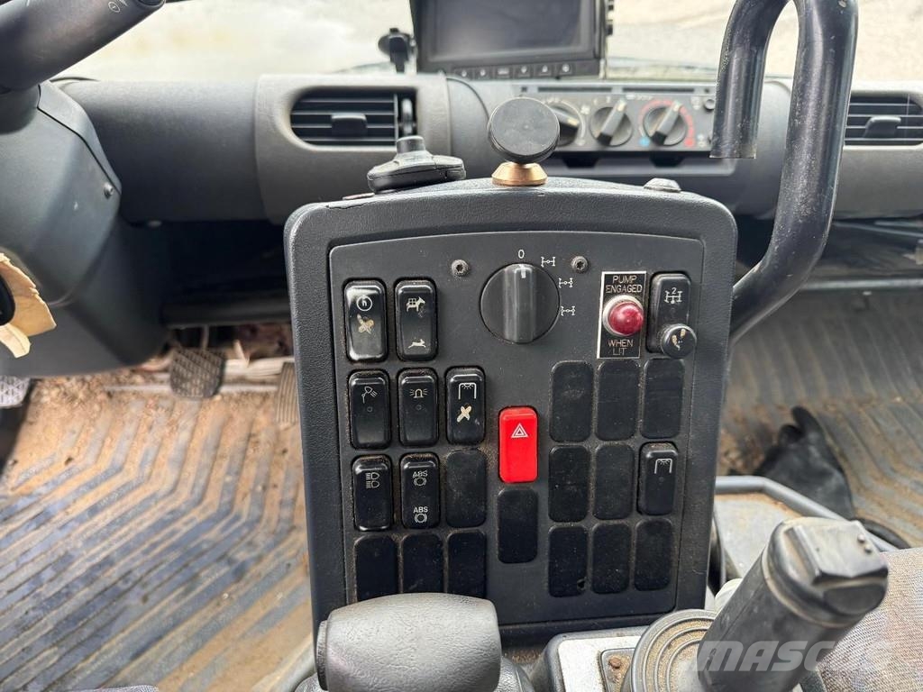 Unimog U400 4X4 + PALFINGER PK 16502 + REMOTE CONTROL 全路面起重機/吊車