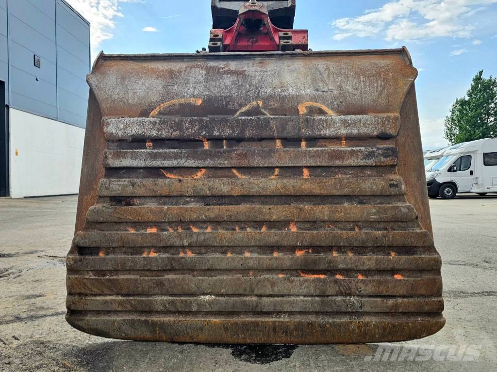 Komatsu PC240LC-11E0 Εκσκαφείς με ερπύστριες