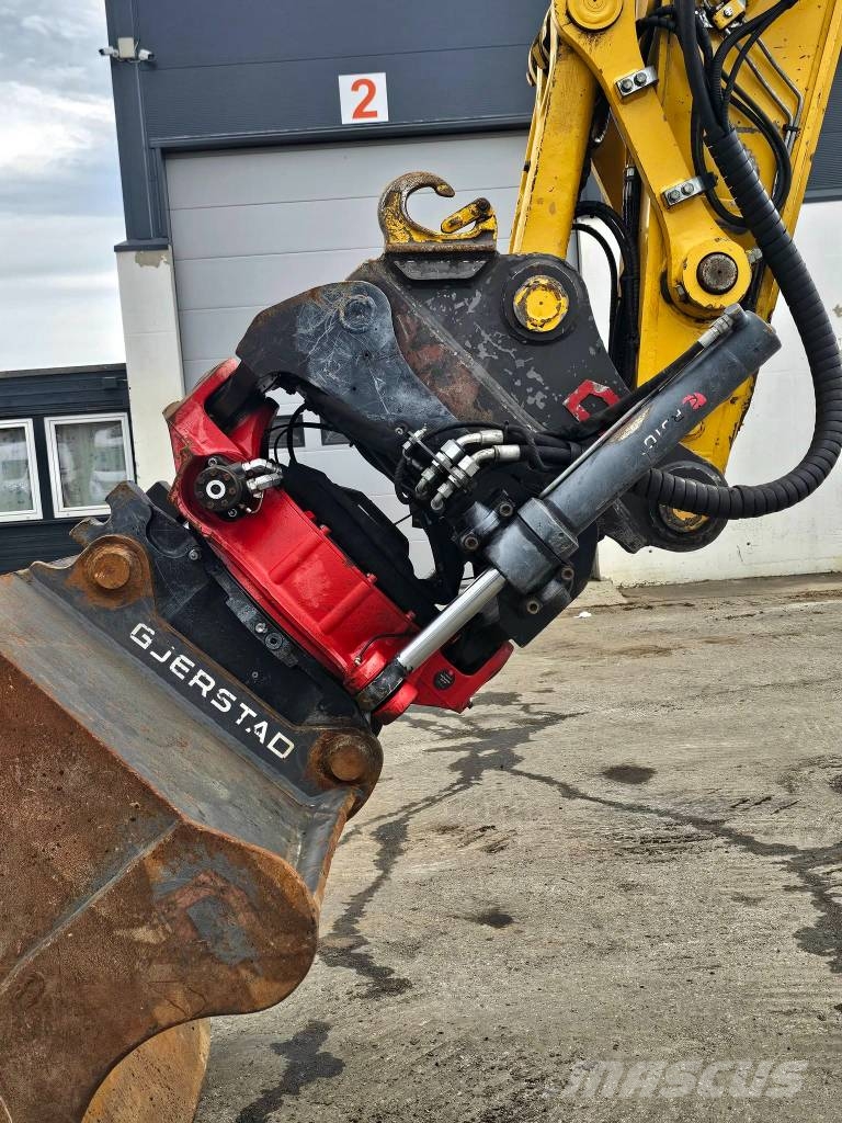 Komatsu PC240LC-11E0 Εκσκαφείς με ερπύστριες