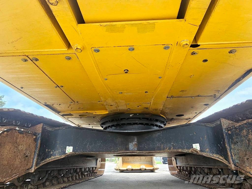 Komatsu PC240LC-11E0 Εκσκαφείς με ερπύστριες