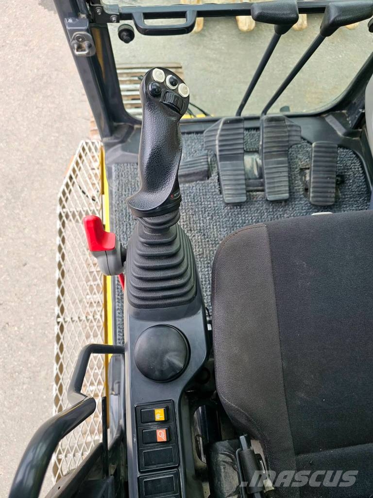 Komatsu PC240LC-11E0 Εκσκαφείς με ερπύστριες