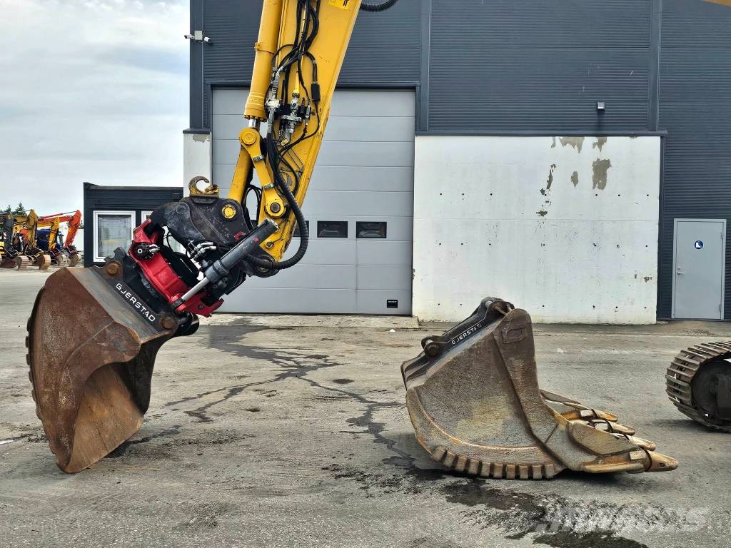 Komatsu PC240LC-11E0 Εκσκαφείς με ερπύστριες