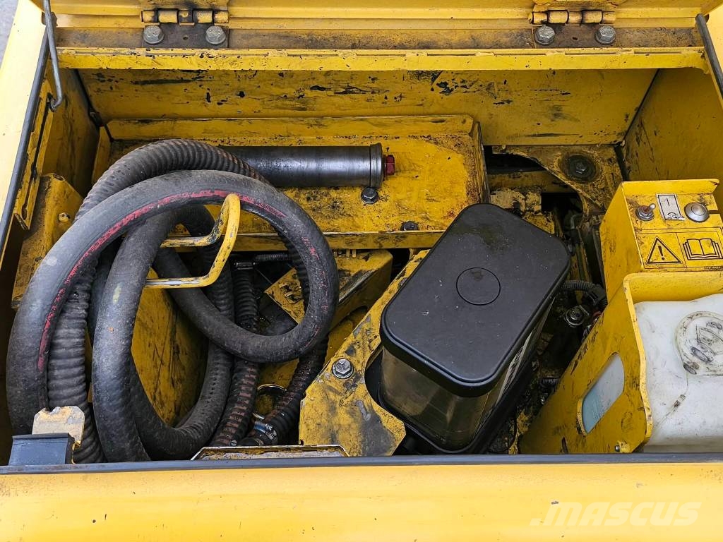 Komatsu PC240LC-11E0 Εκσκαφείς με ερπύστριες