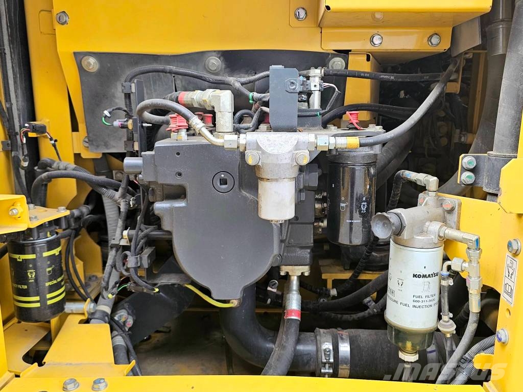 Komatsu PC240LC-11E0 Εκσκαφείς με ερπύστριες