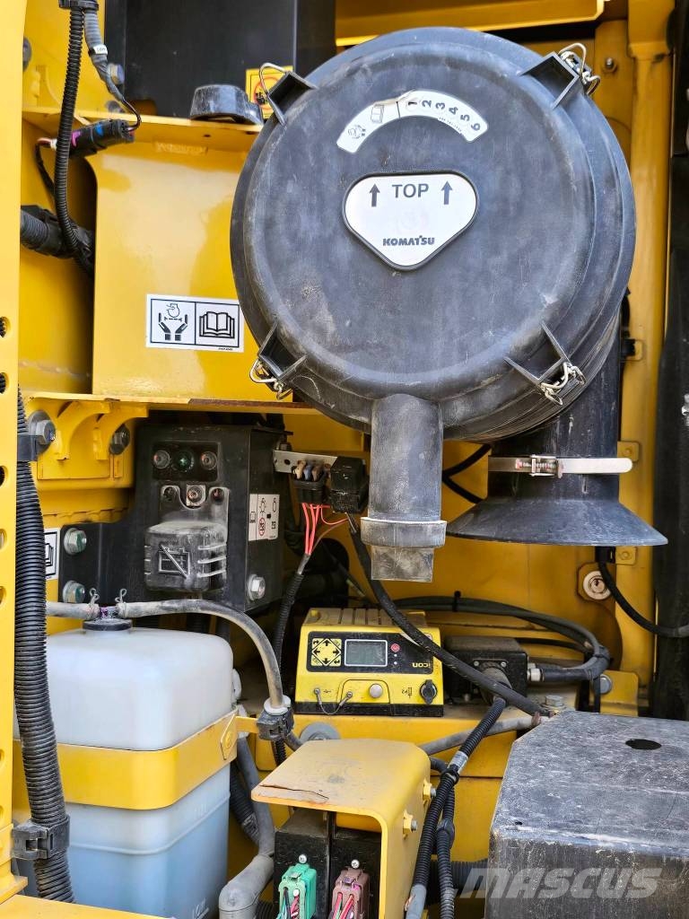 Komatsu PC240LC-11E0 Εκσκαφείς με ερπύστριες