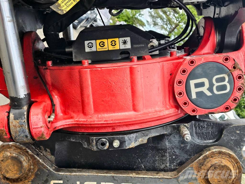Komatsu PC240LC-11E0 Εκσκαφείς με ερπύστριες