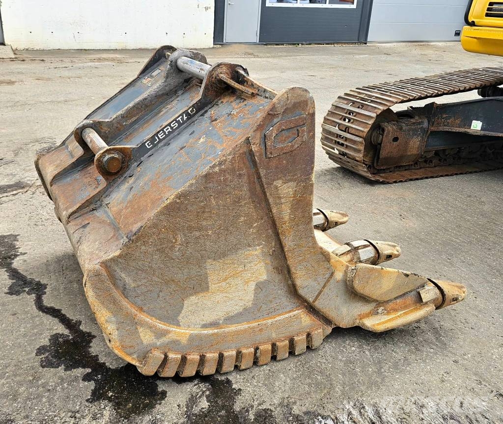 Komatsu PC240LC-11E0 Εκσκαφείς με ερπύστριες