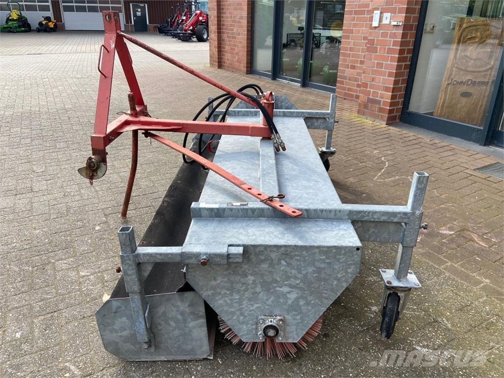 Briri LH 215 Lakaisukoneet