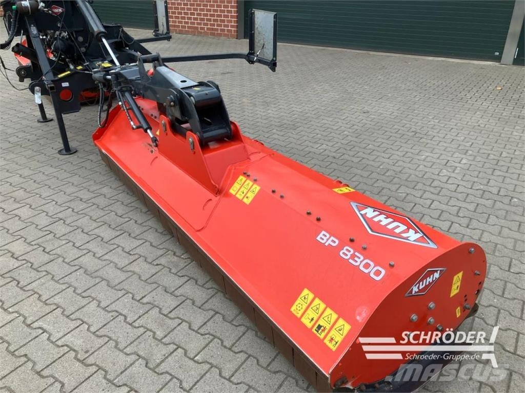 Kuhn BPR 280 + BP 8300 Kesantoleikkurit ja -murskaimet
