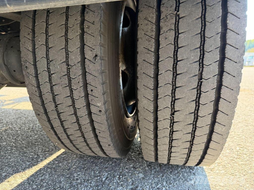 Renault D240 4X2 EURO6 + THERMO KING Camiones con temperatura controlada