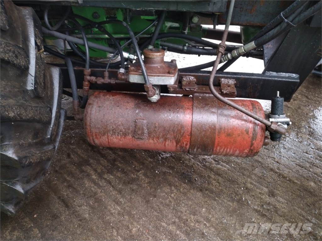 John Deere 1850 Трактора