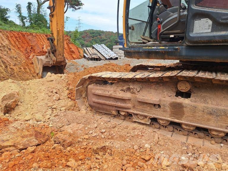 Hyundai Robex 300 LC 대형 굴삭기 29톤 이상