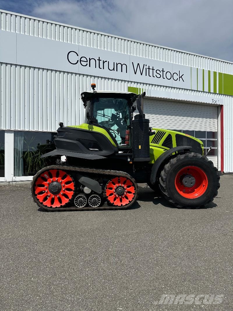 CLAAS Axion 960 TT クローラクレーン