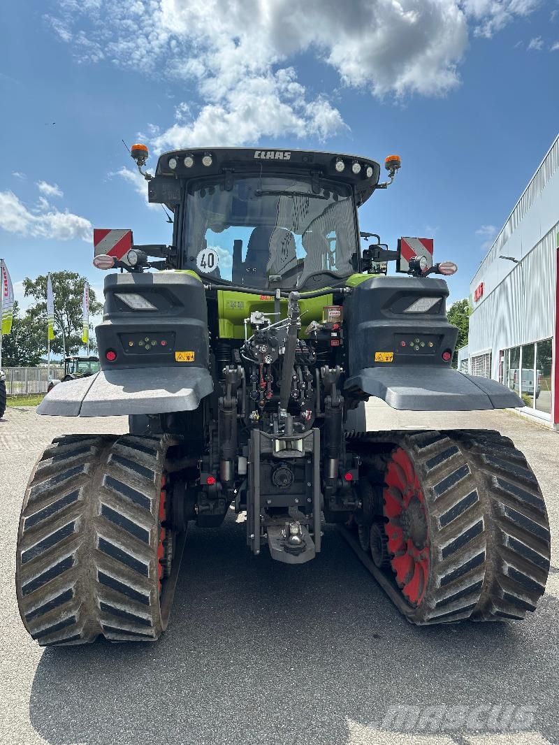 CLAAS Axion 960 TT クローラクレーン