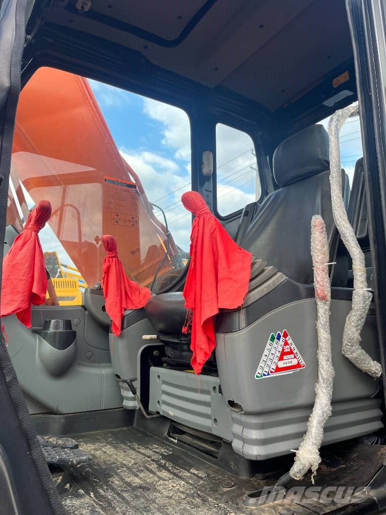 Hitachi ZX 160 中型挖掘机
