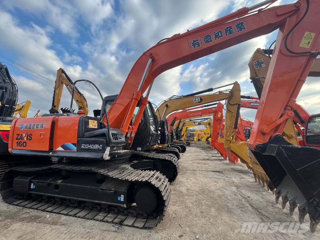 Hitachi ZX 160 中型挖掘机