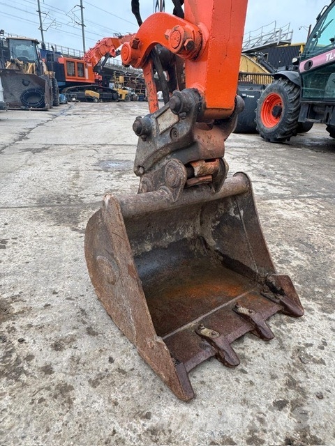Hitachi ZX 33 U-6 Міні-екскаватори < 7т