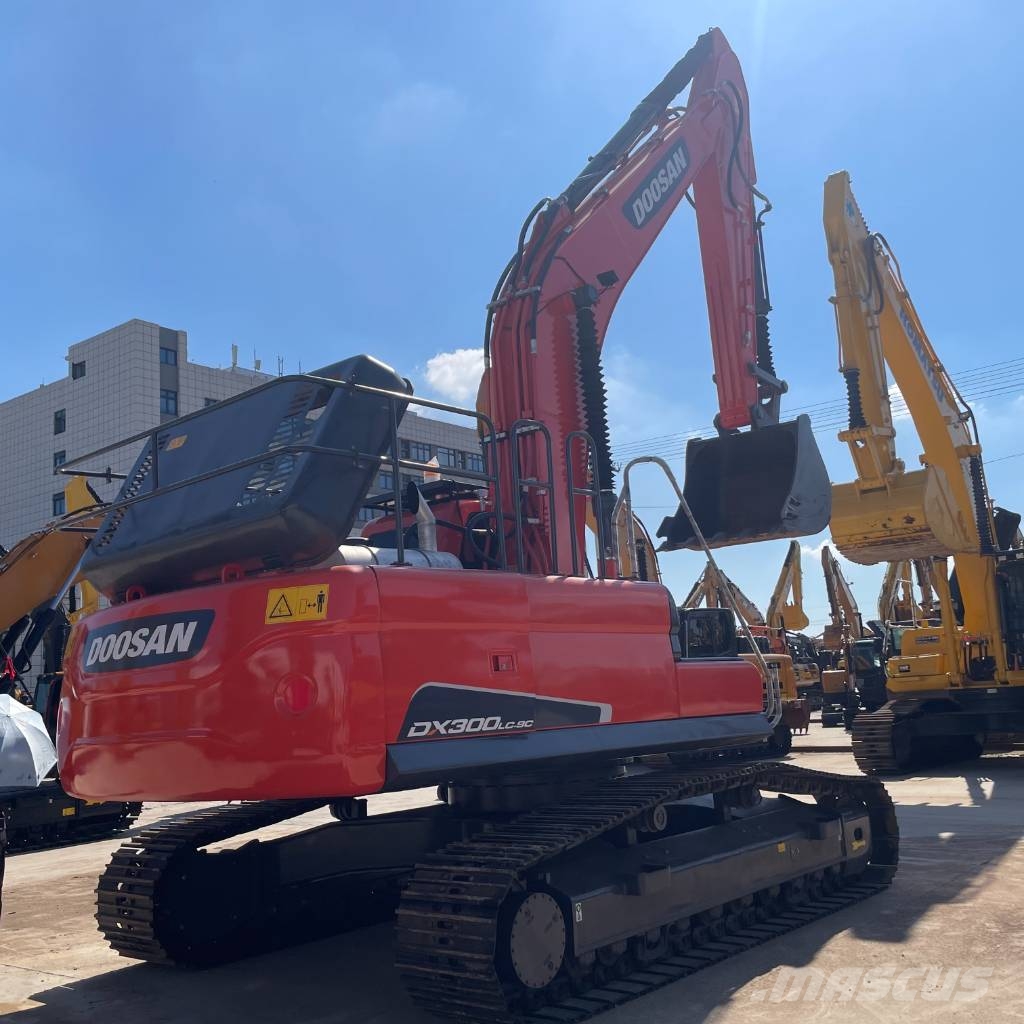 Doosan DX300 Escavadeiras de esteiras