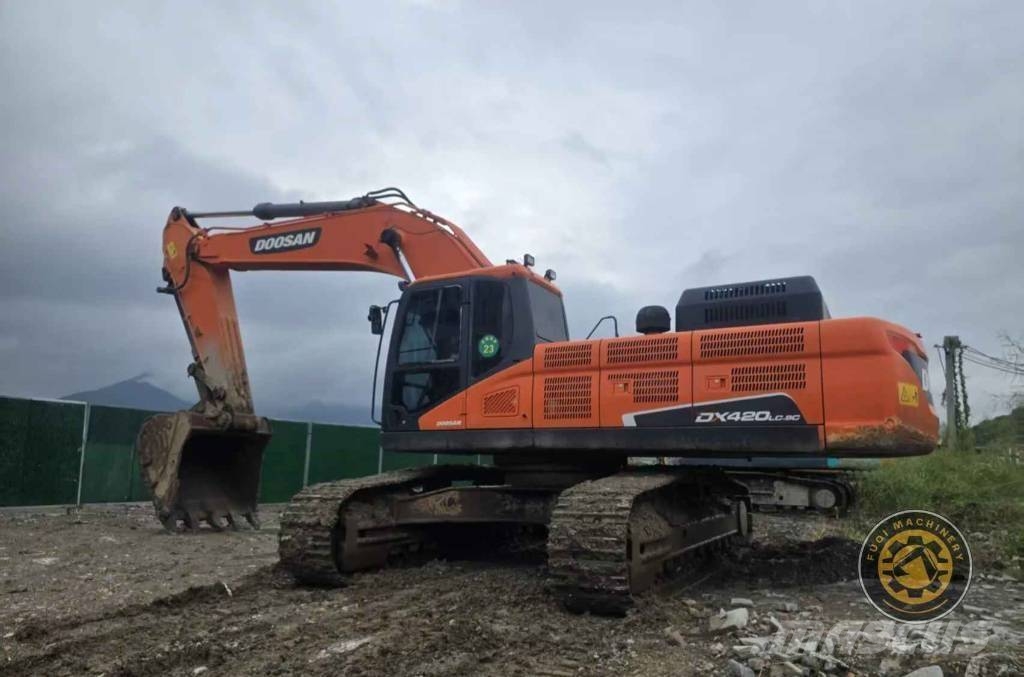 Doosan DX 420LC-9s Ekskavatori tālās sniedzamības darbiem