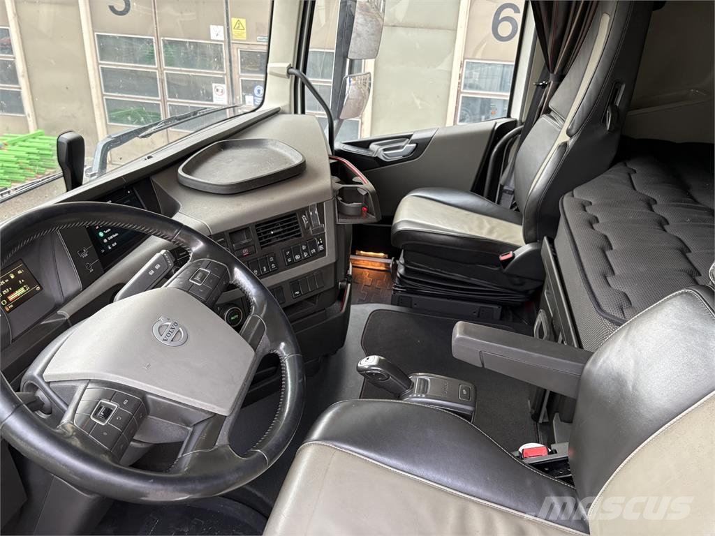 Volvo FH540 8x4 Sora- ja kippiautot