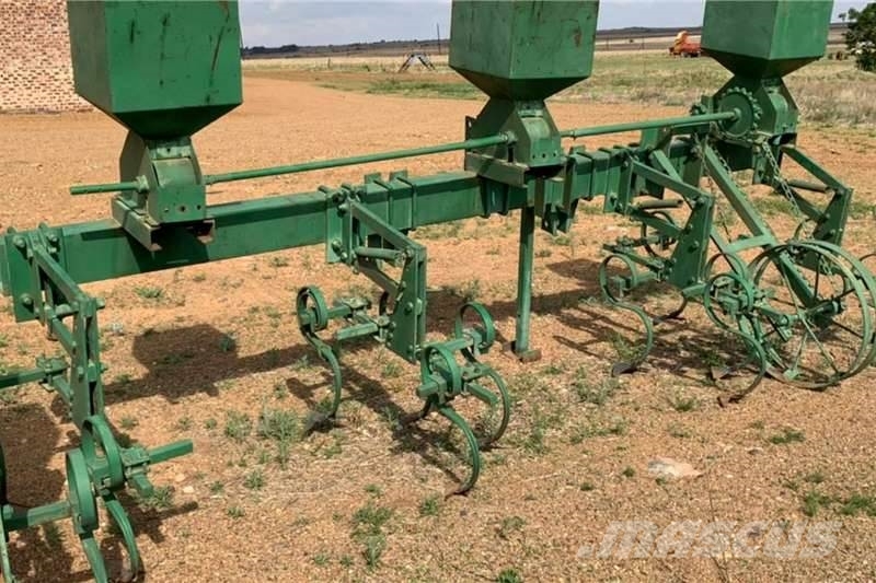Agri Tech 3 Ry John Deere 1900 Rygewas Skoffel met Rolo Övriga bilar