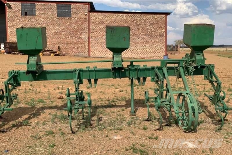 Agri Tech 3 Ry John Deere 1900 Rygewas Skoffel met Rolo Övriga bilar