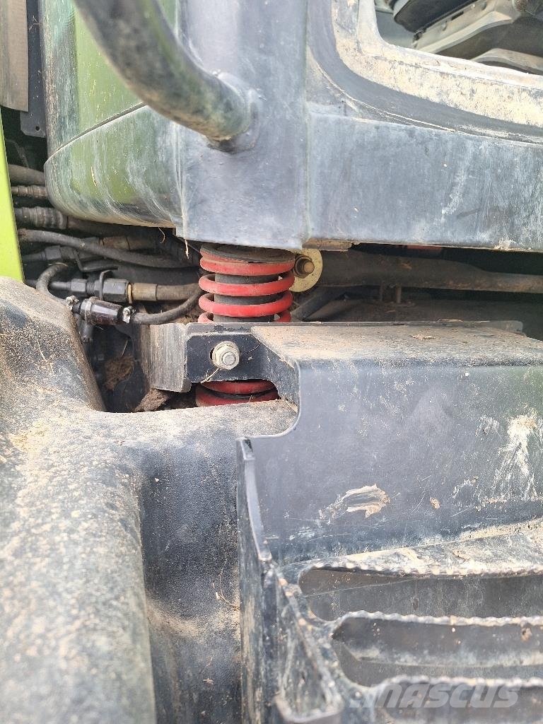CLAAS ARION 640 Traktorji