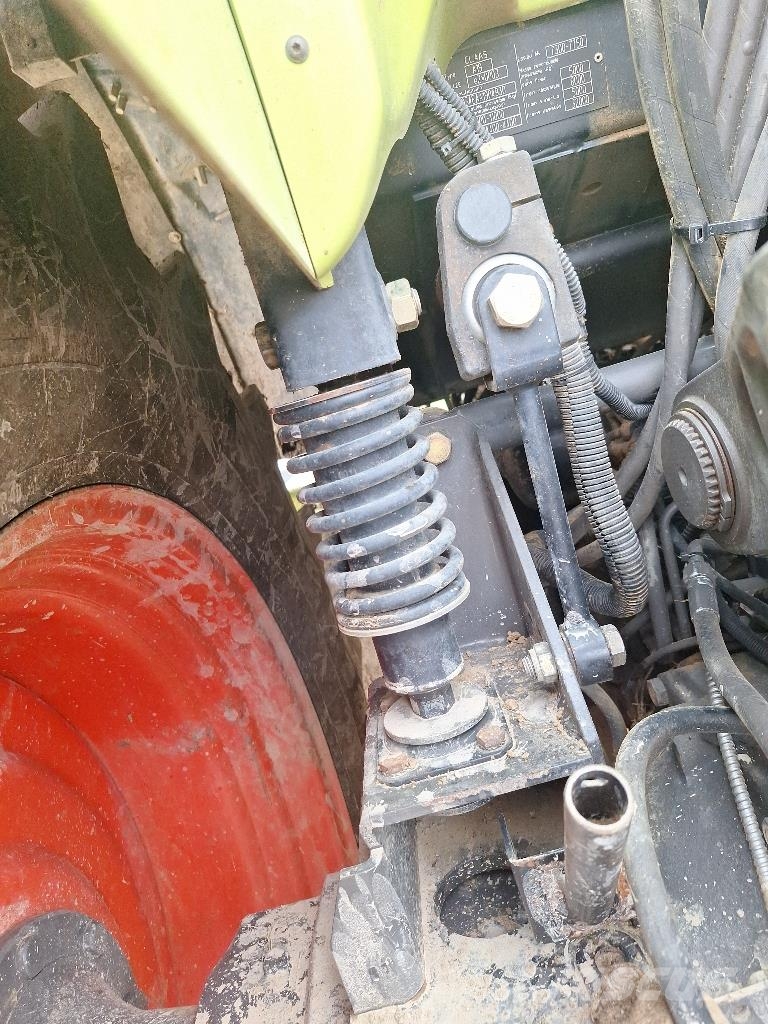 CLAAS ARION 640 Traktorji