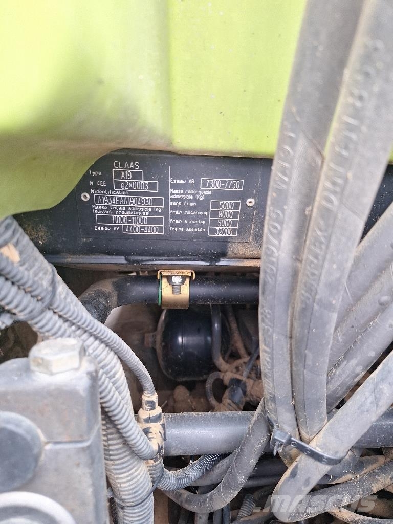 CLAAS ARION 640 Traktorji
