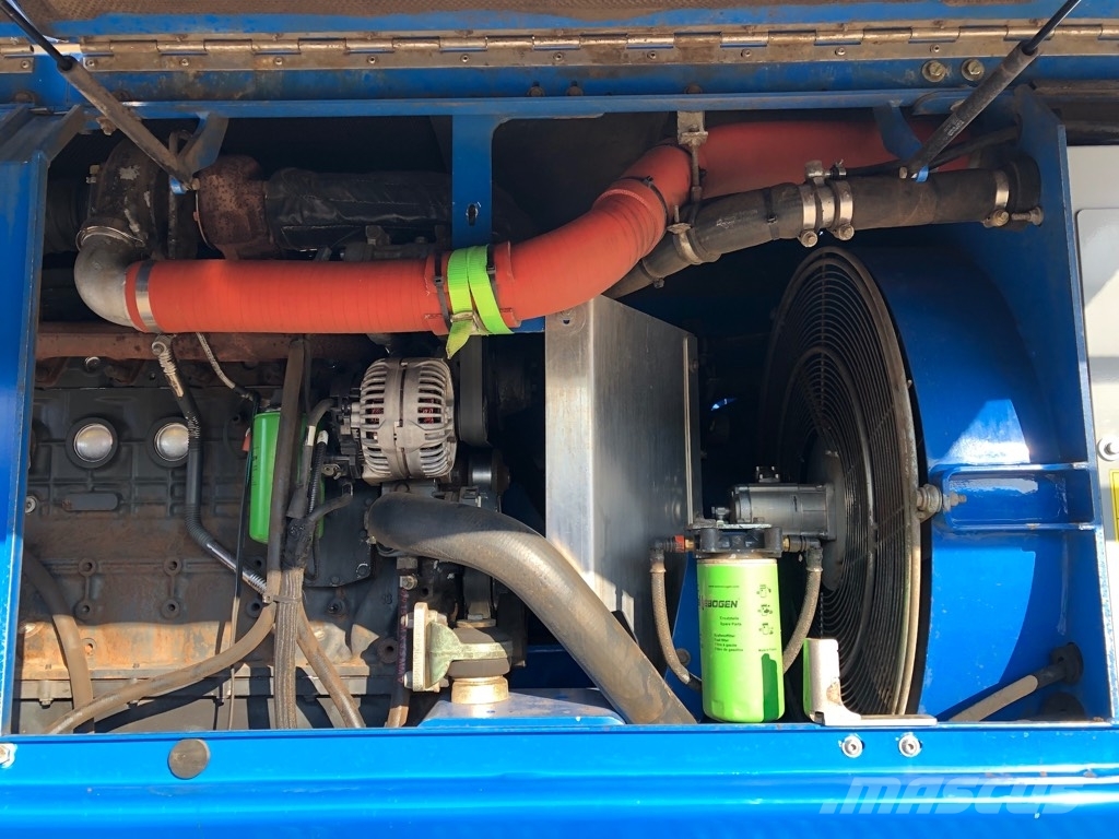 Sennebogen 830 Bageri za manipuliranje materijalom / otpadom