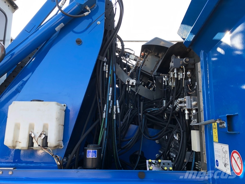 Sennebogen 830 Bageri za manipuliranje materijalom / otpadom