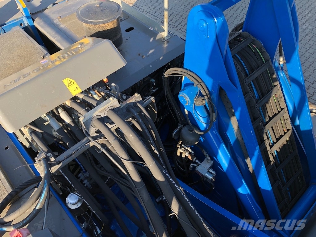 Sennebogen 830 Bageri za manipuliranje materijalom / otpadom