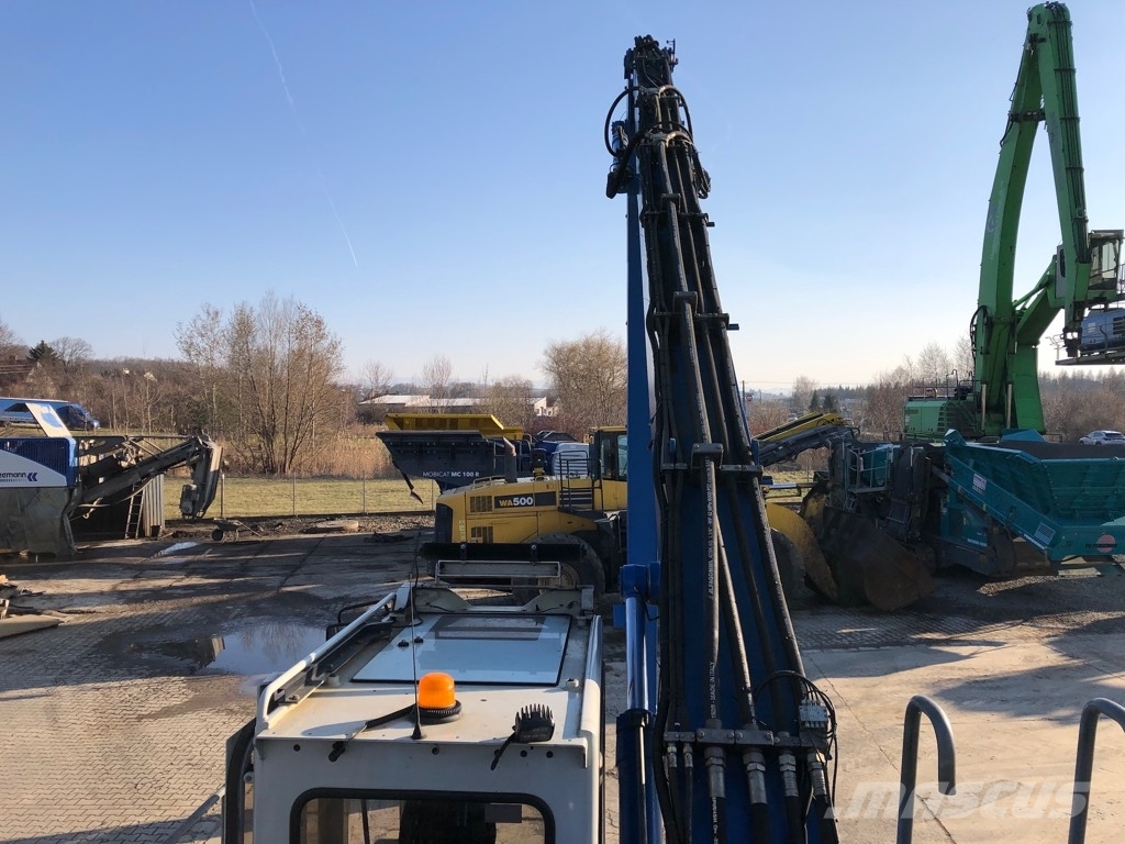 Sennebogen 830 Bageri za manipuliranje materijalom / otpadom