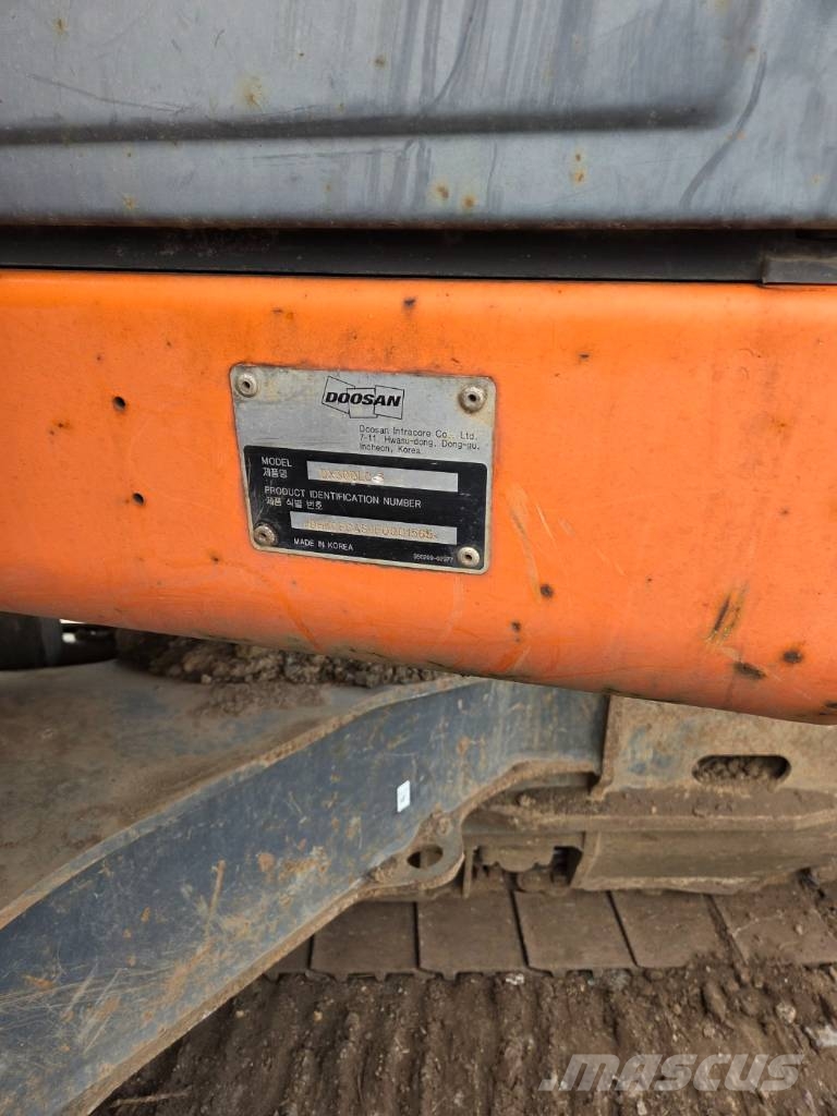 Doosan DX 300 LC-3 履带挖掘机