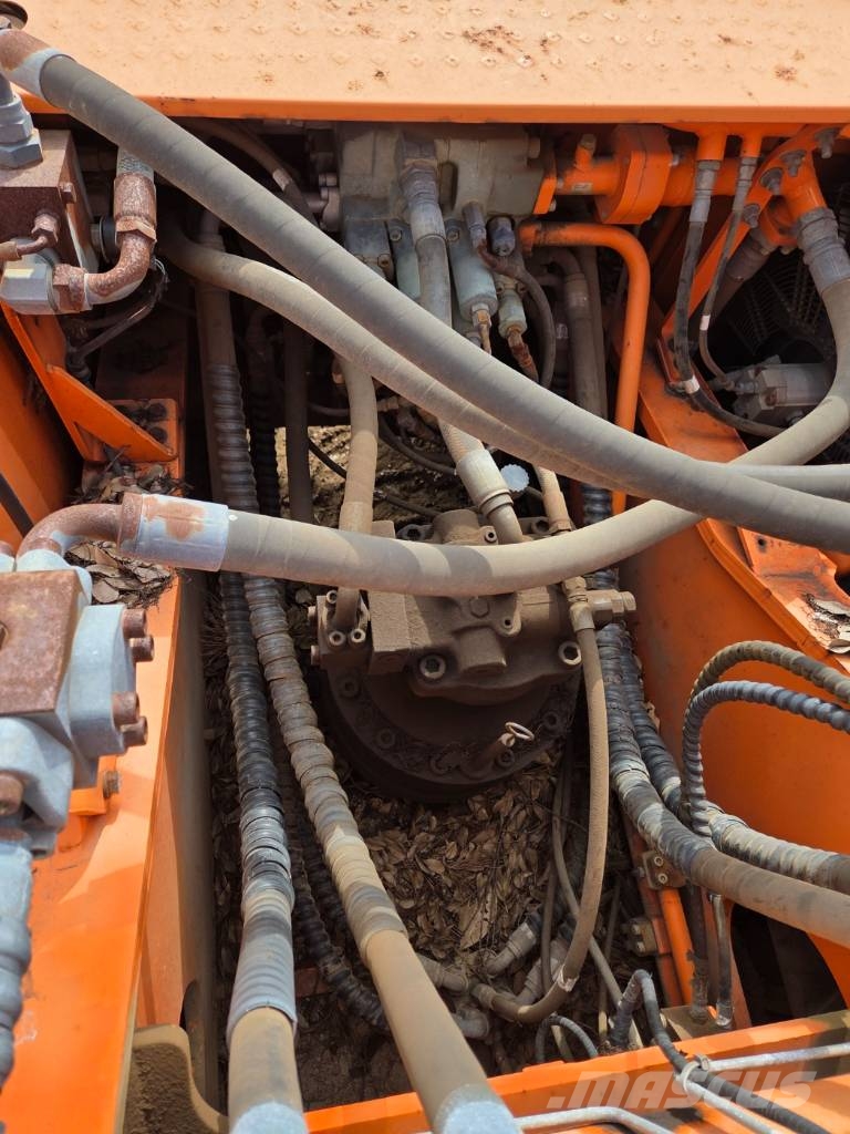 Doosan DX 300 LC-3 履带挖掘机