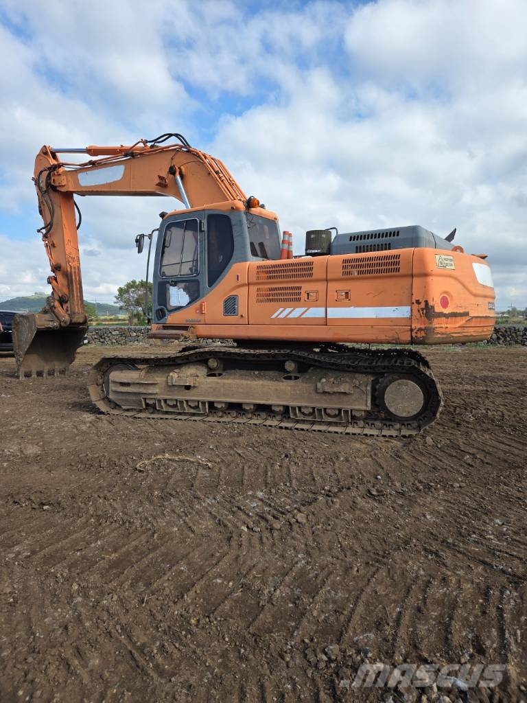 Doosan DX 300 LC-3 履带挖掘机