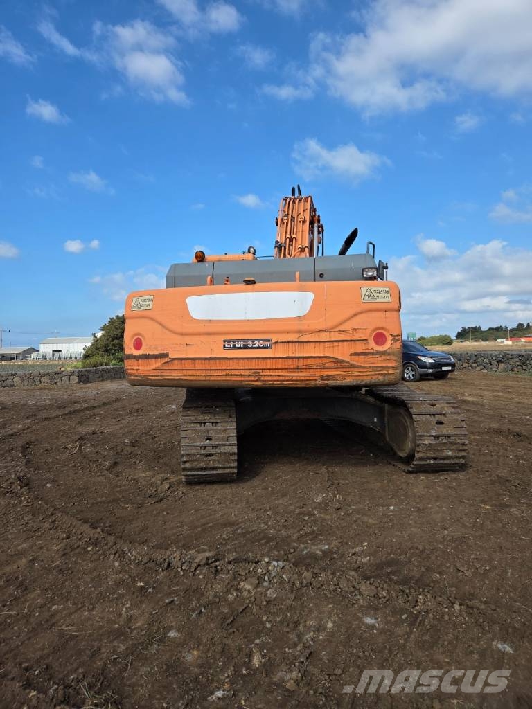 Doosan DX 300 LC-3 履带挖掘机