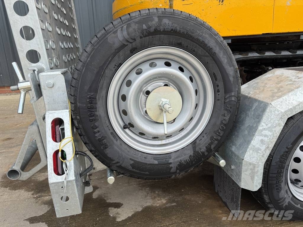 JCB 15 C-1 1.5t Mini Excavator with New 2.7t Trailer Minikaivukoneet < 7t