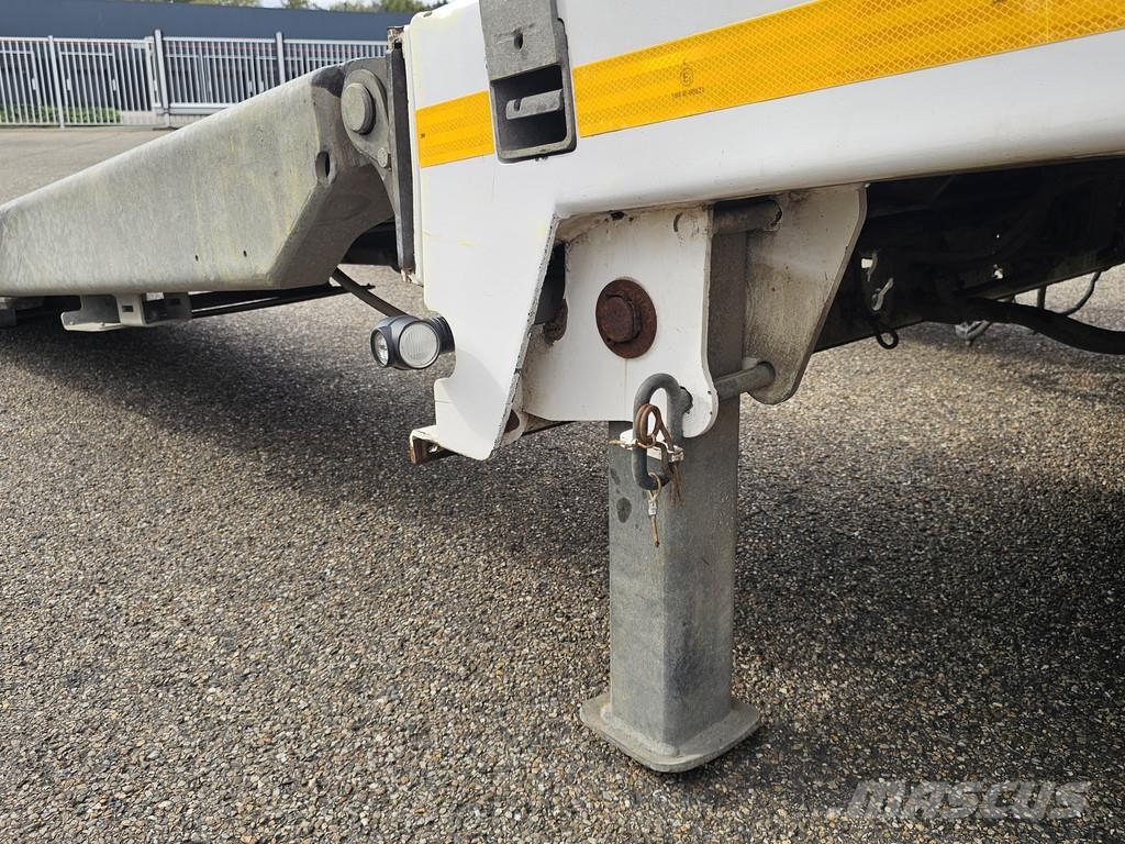 MAX Trailer MAX 110 / 3 X STEERING AXLE / HYDRAULIC RAMP Poluprikolice labudice